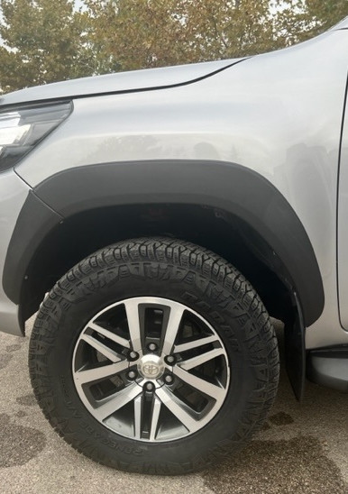 Slika Rubnici Blatobrana Toyota Hilux Revo 2015-2021